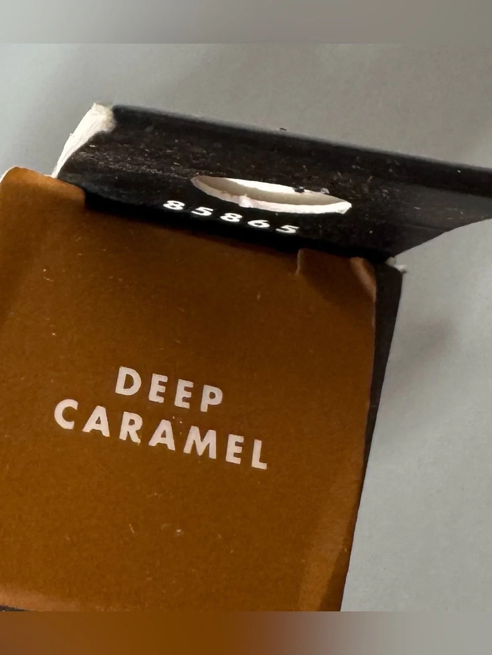 ELF 16HR Camo Concealer in deep caramel Beige/Tan